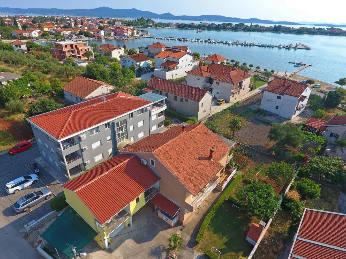 Apartmani Dane Sukošan Kültér fotó