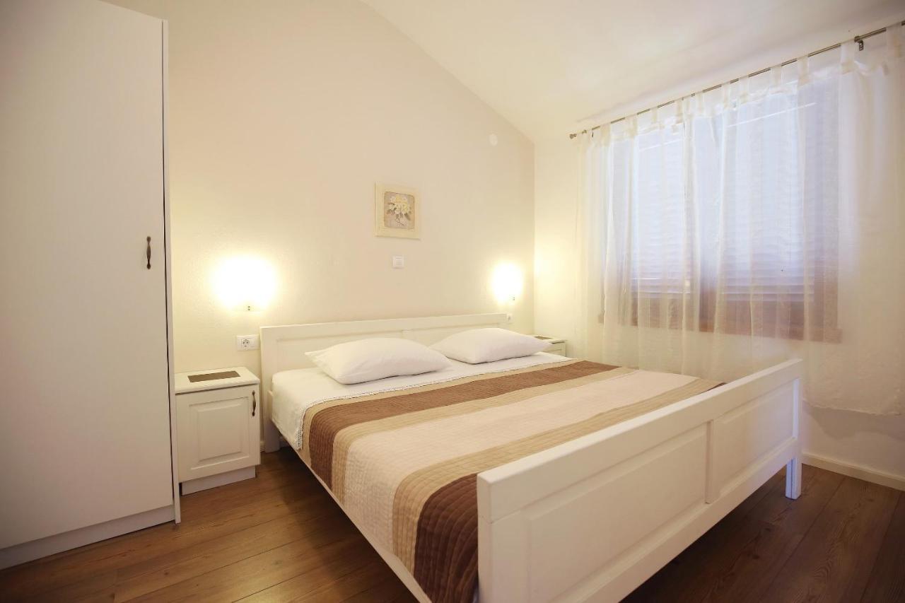 Apartmani Dane Sukošan Kültér fotó