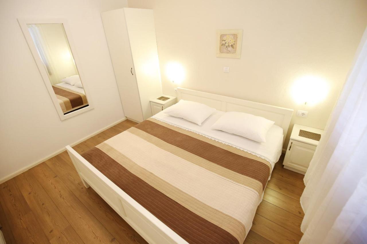 Apartmani Dane Sukošan Kültér fotó